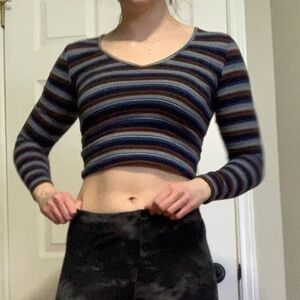 V neck crop top